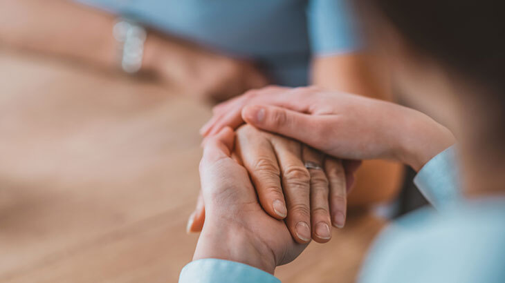 Alzheimer Hastalarının Yakınları İçin Öneriler