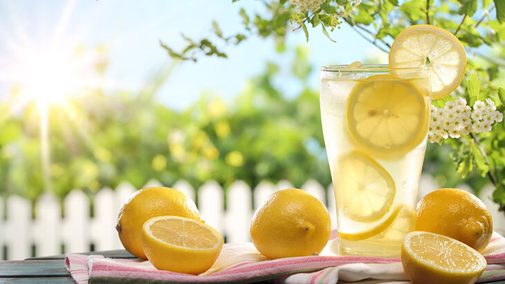 Şekersiz ev yapımı limonata